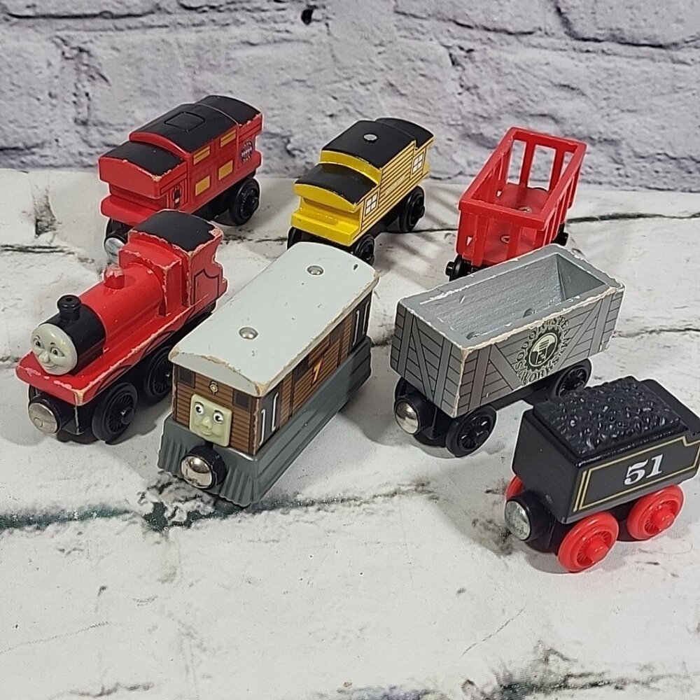 Thomas And Friends Magnetic Wooden Trains Lot Of 7‎ James Toby Caboose Scrap Car